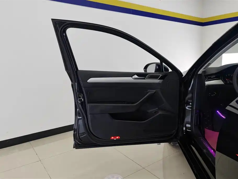 VOLKSWAGEN MAGOTAN 2018
