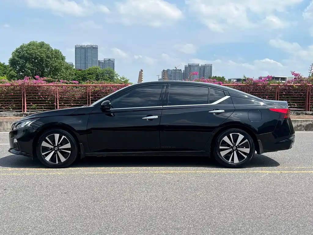 NISSAN TEANA 2022