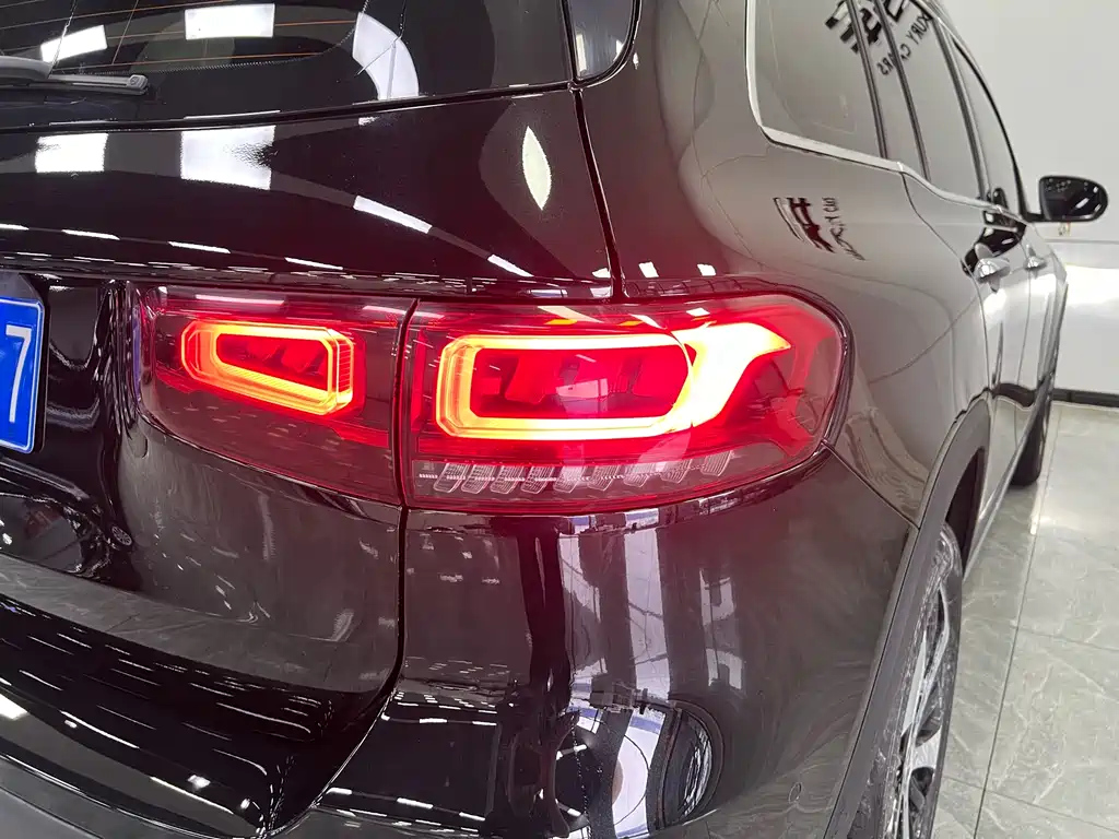 MERCEDES BENZ GLB 2021