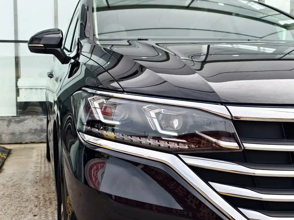 VOLKSWAGEN VILORAN 2020