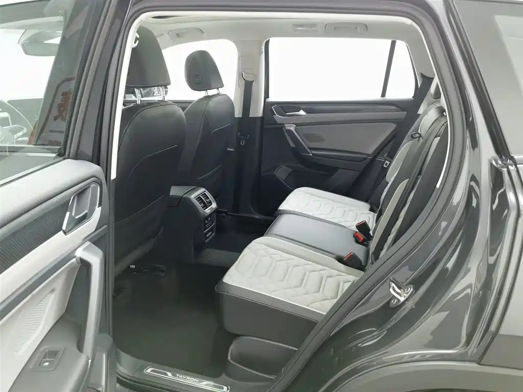 VOLKSWAGEN TAYRON 2024