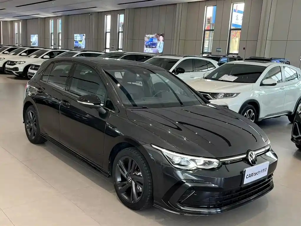VOLKSWAGEN GOLF 2021