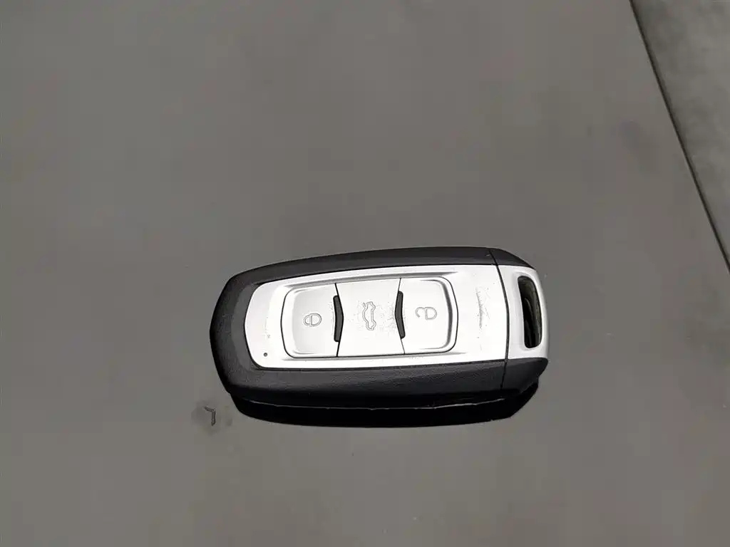 GEELY AUTO EMGRAND 2016