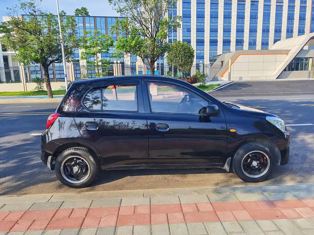 VENUCIA R30 2014