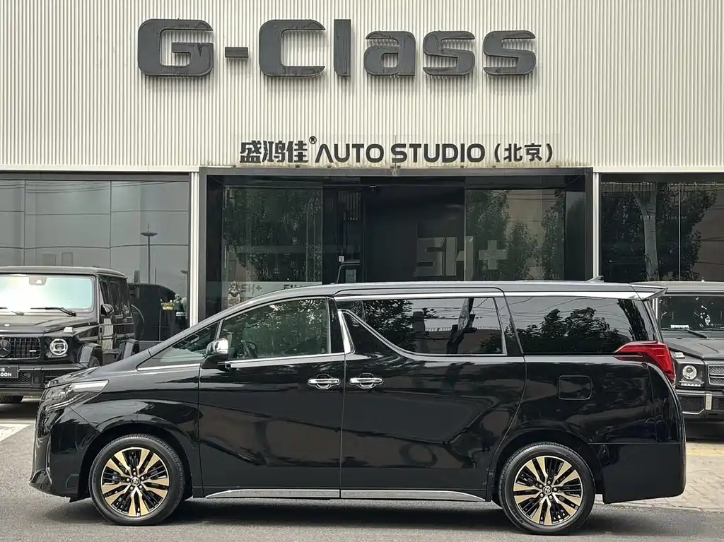 TOYOTA ALPHARD 2018