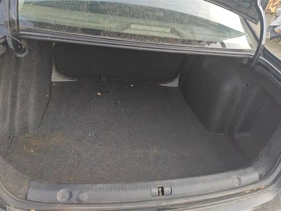 VOLKSWAGEN LAVIDA 2016