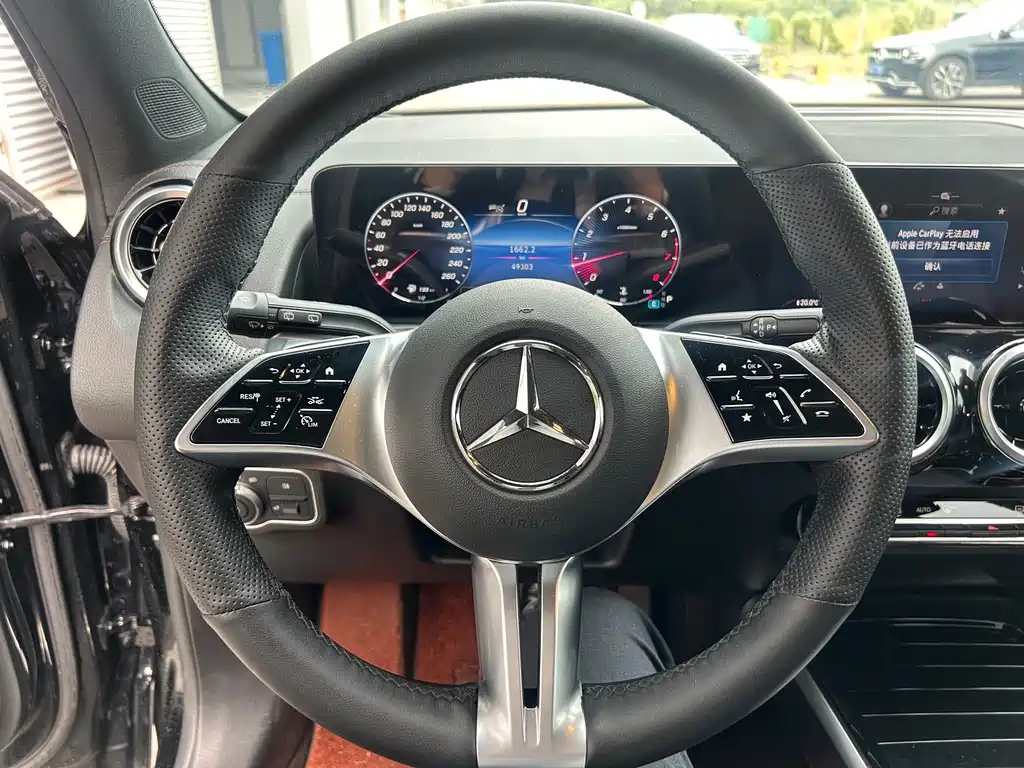 MERCEDES BENZ GLB 2023