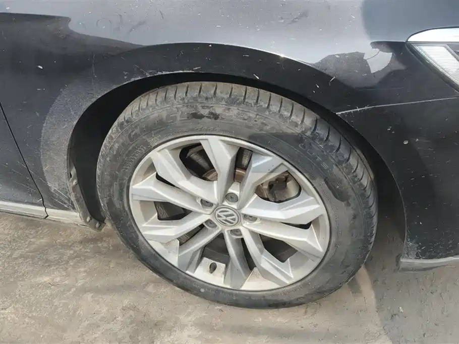 VOLKSWAGEN MAGOTAN 2018