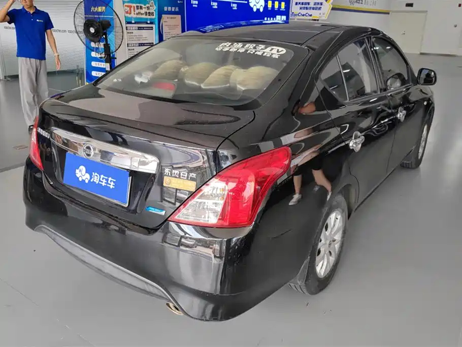 NISSAN SUNNY 2015