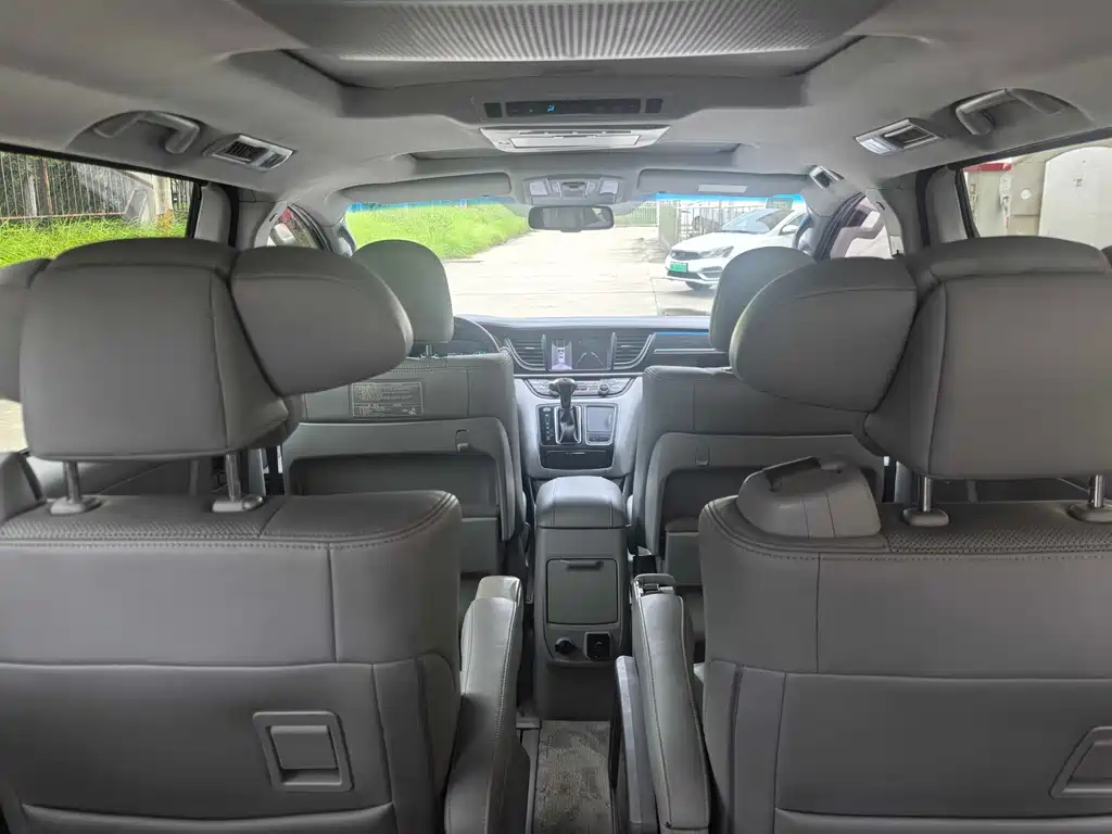 JAC REFINE M6 2018
