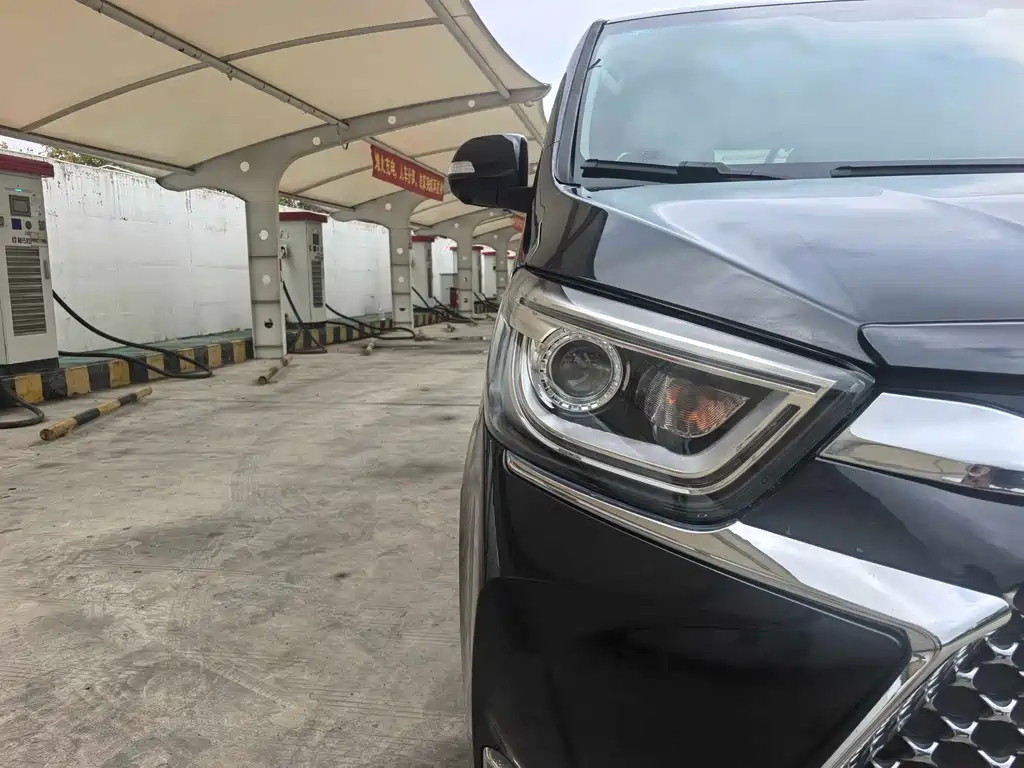 JAC REFINE M6 2018