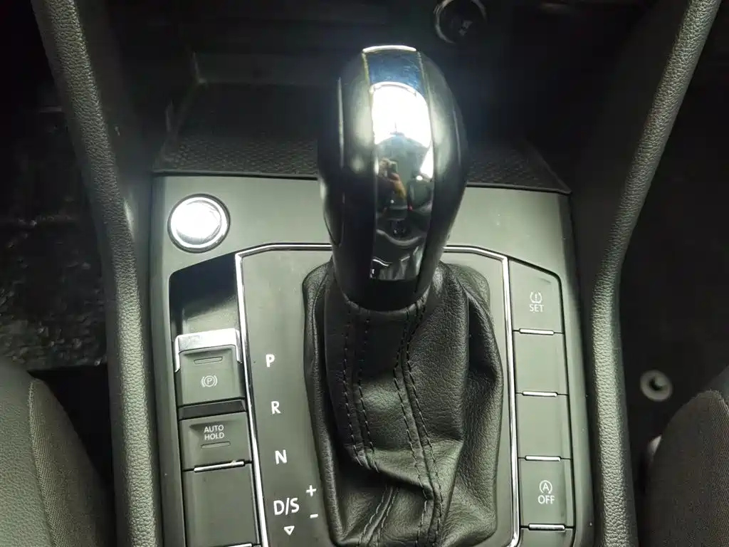VOLKSWAGEN TIGUAN L 2021