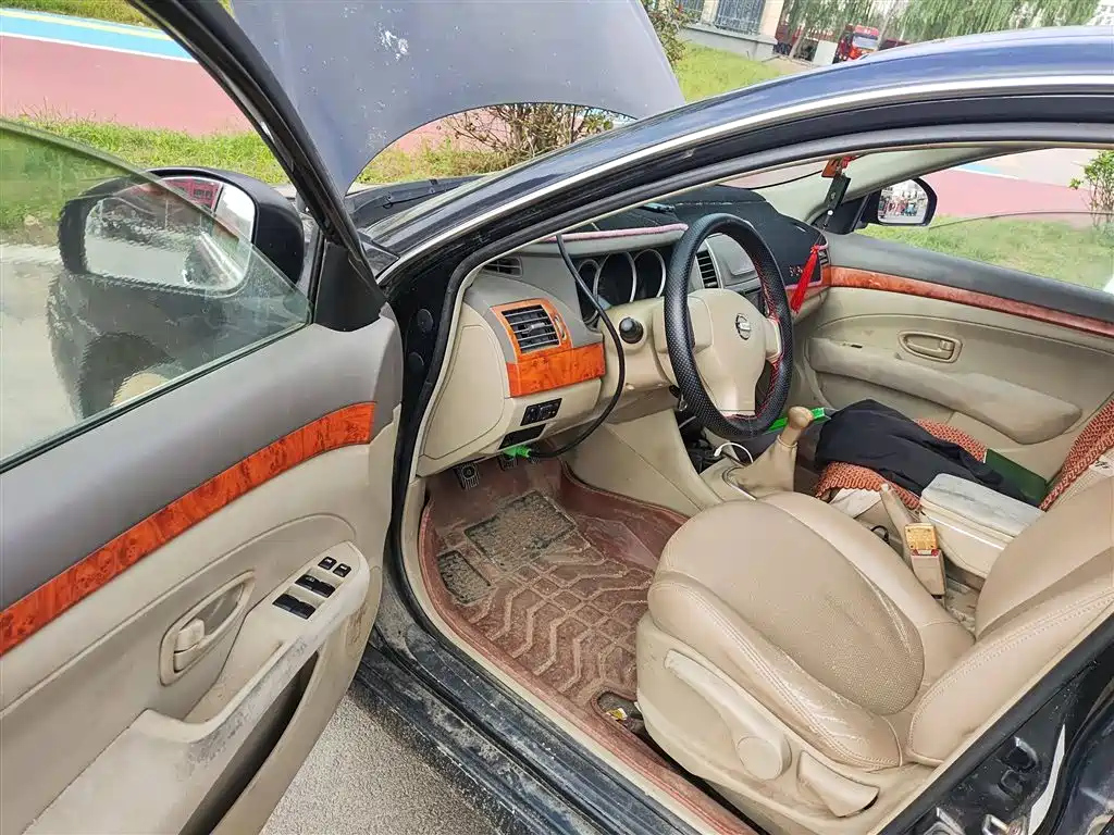 NISSAN SYLPHY 2015