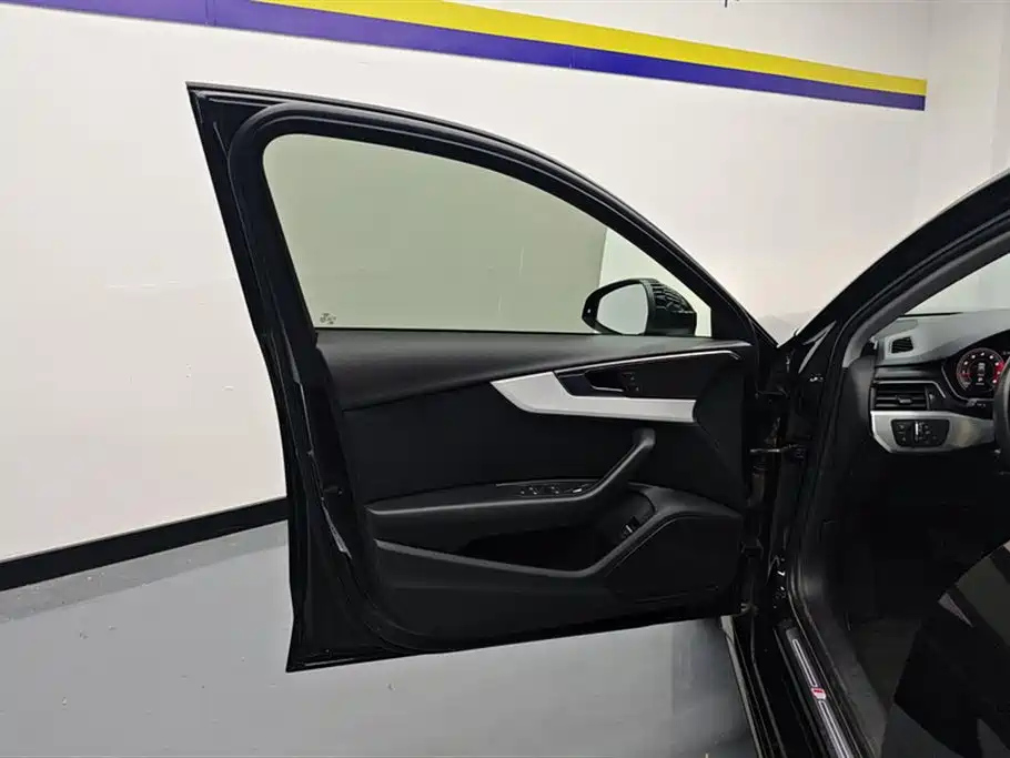 AUDI A4L 2020