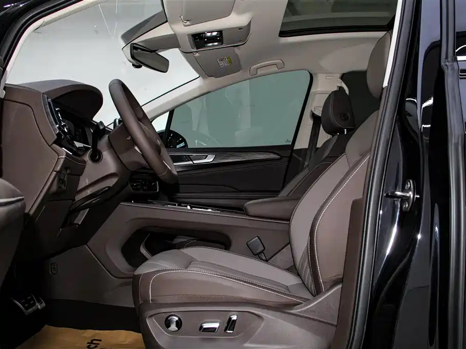 VOLKSWAGEN VILORAN 2025