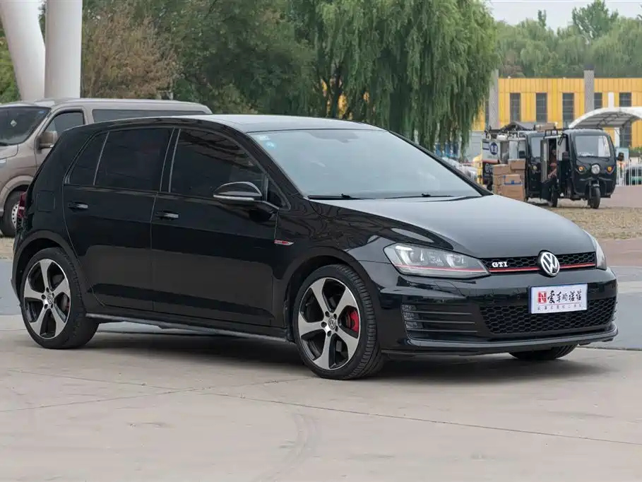 VOLKSWAGEN GOLF GTI 2016