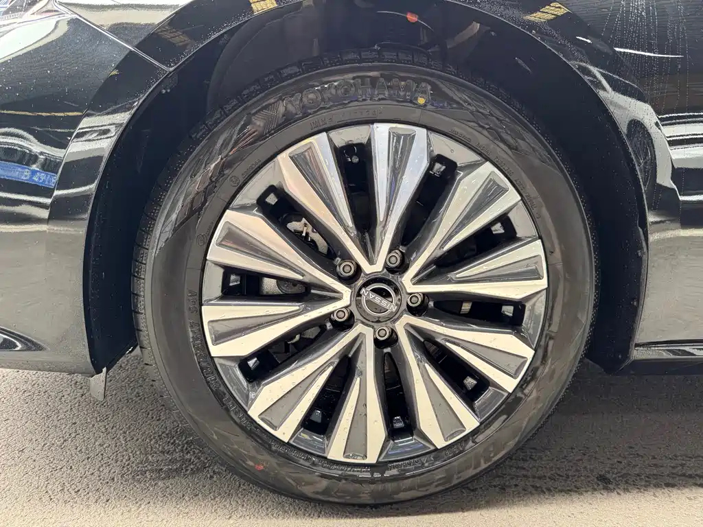 NISSAN TEANA 2024