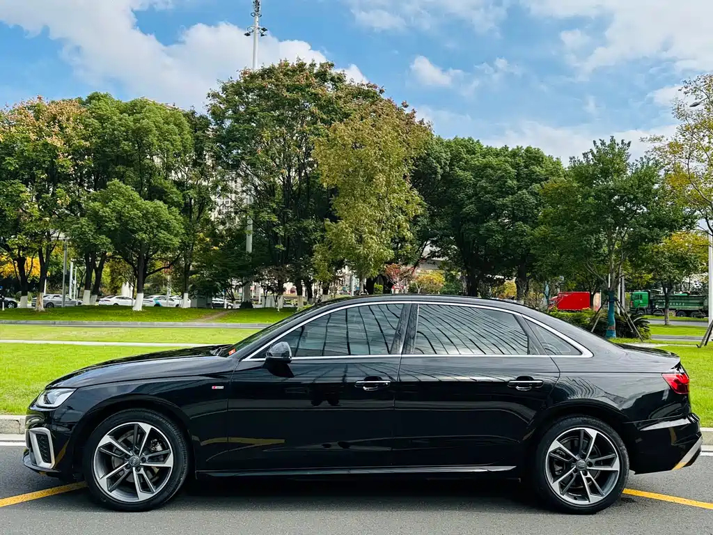 AUDI A4L 2020