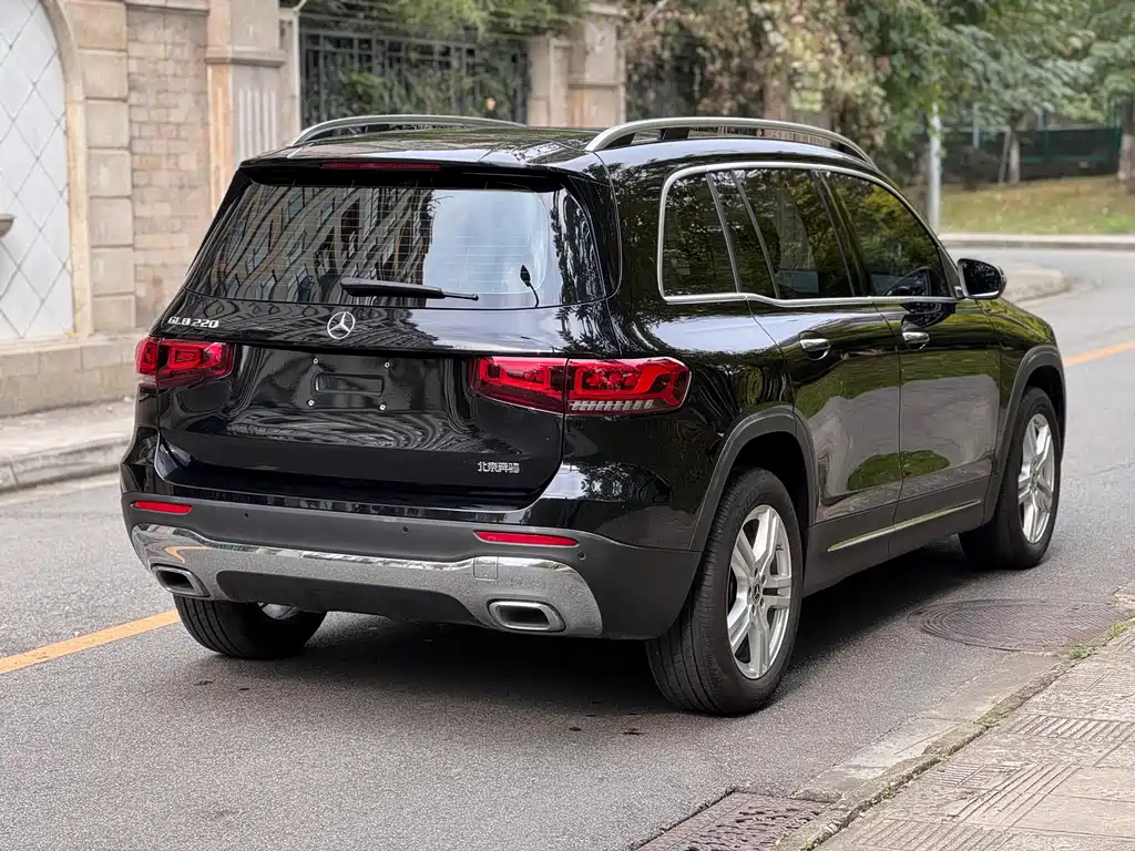 MERCEDES BENZ GLB 2023