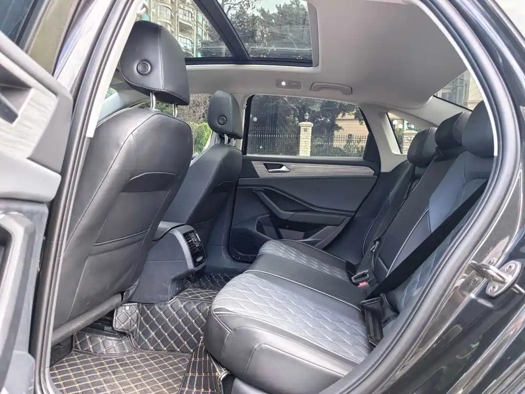 VOLKSWAGEN SAGITAR 2023