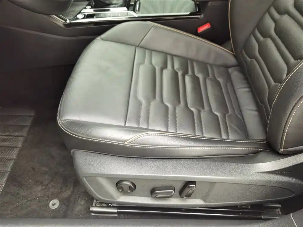 VOLKSWAGEN PASSAT 2020