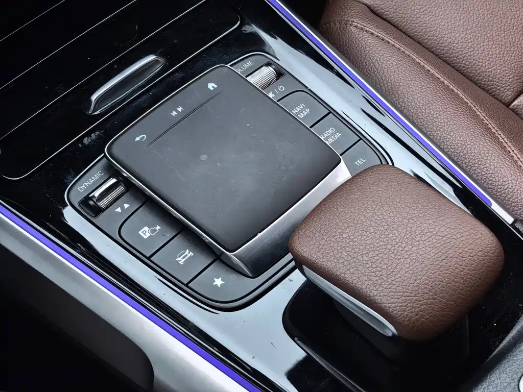 MERCEDES BENZ GLB 2024