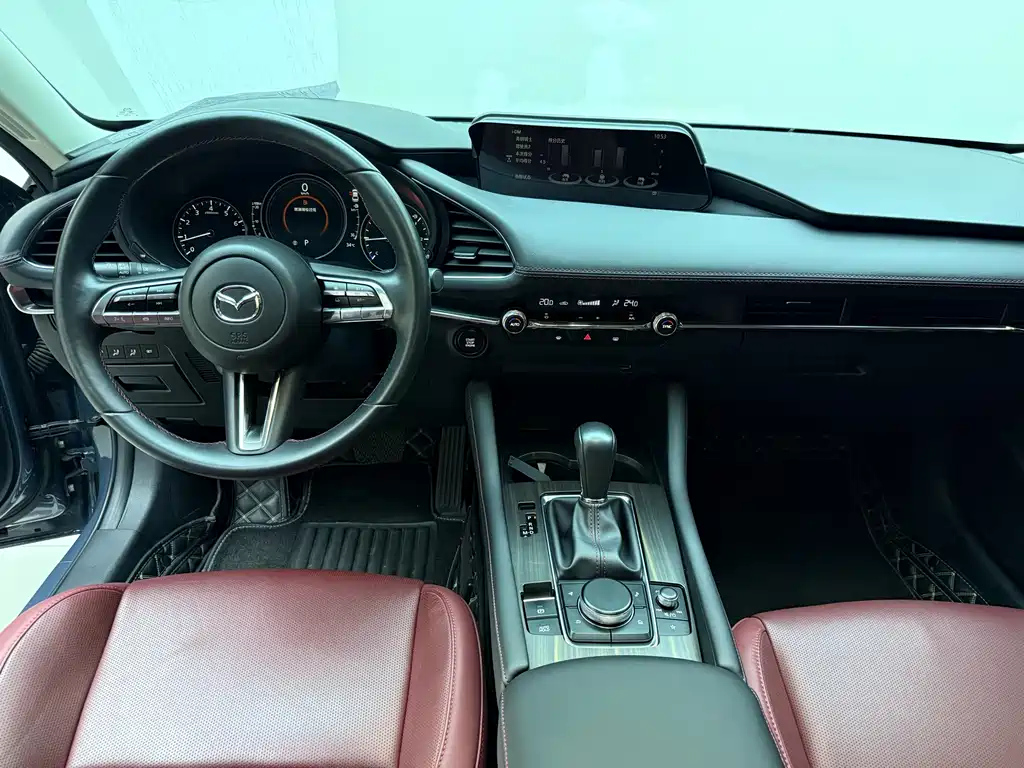 MAZDA 3 AXELA 2022