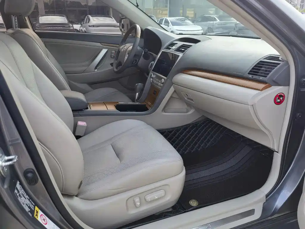 TOYOTA CAMRY 2011
