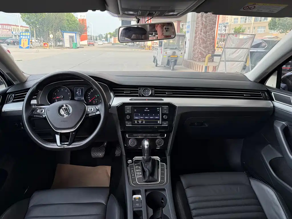 VOLKSWAGEN MAGOTAN 2018