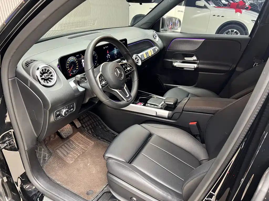 MERCEDES BENZ GLB 2024