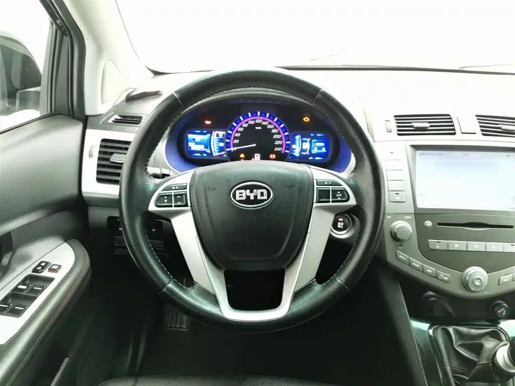 BYD S6 2014