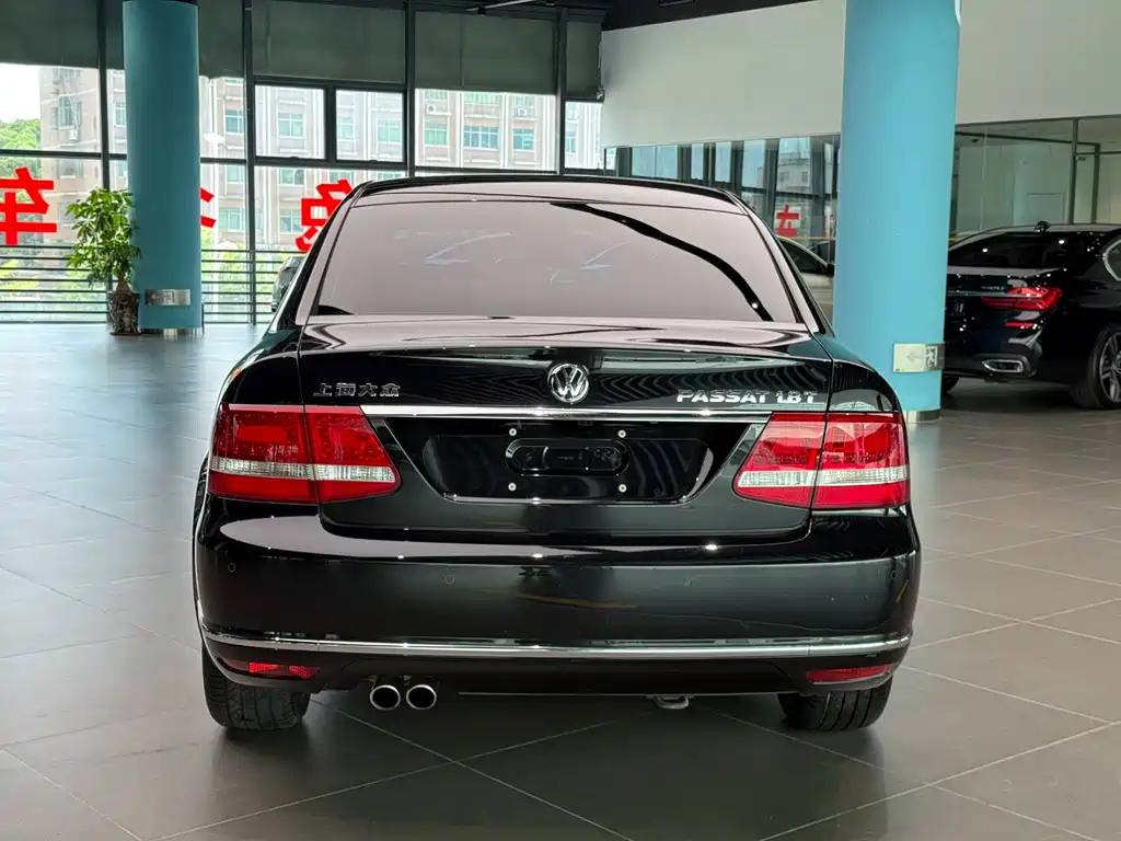 VOLKSWAGEN PASSAT LINGYU 2011