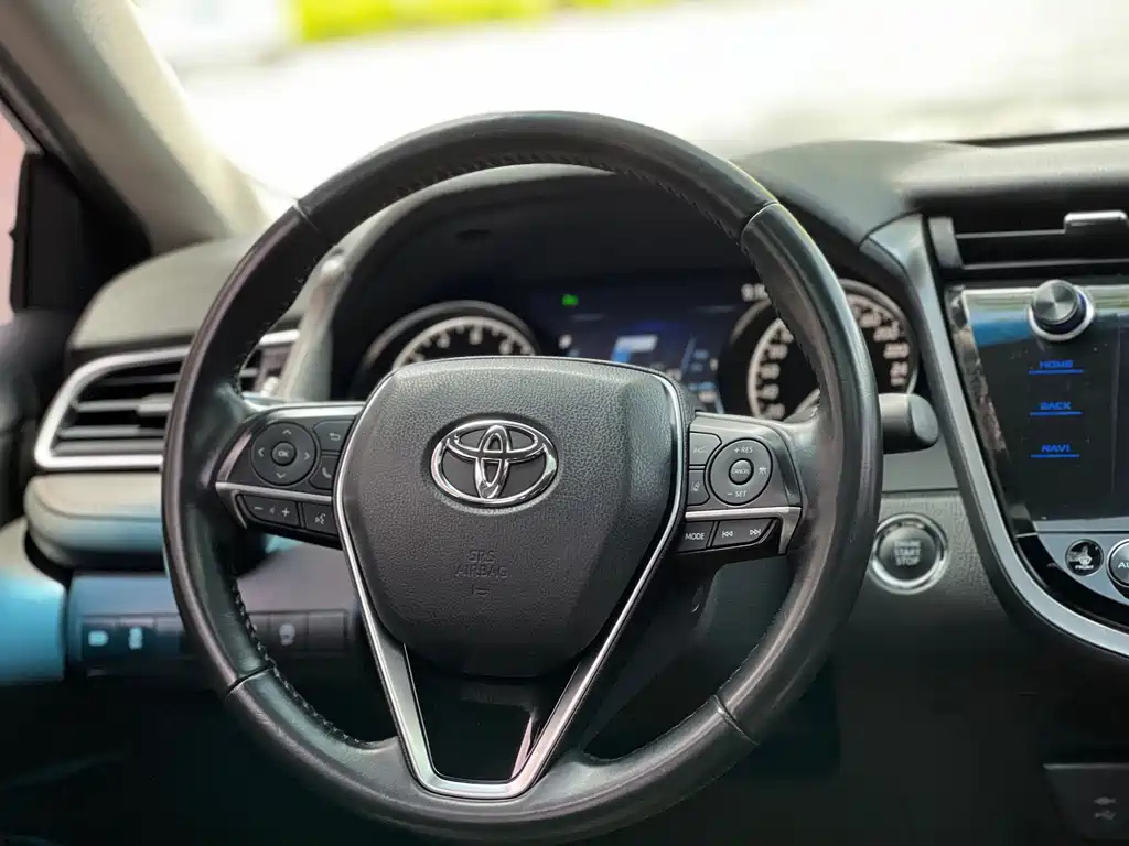 TOYOTA CAMRY 2019
