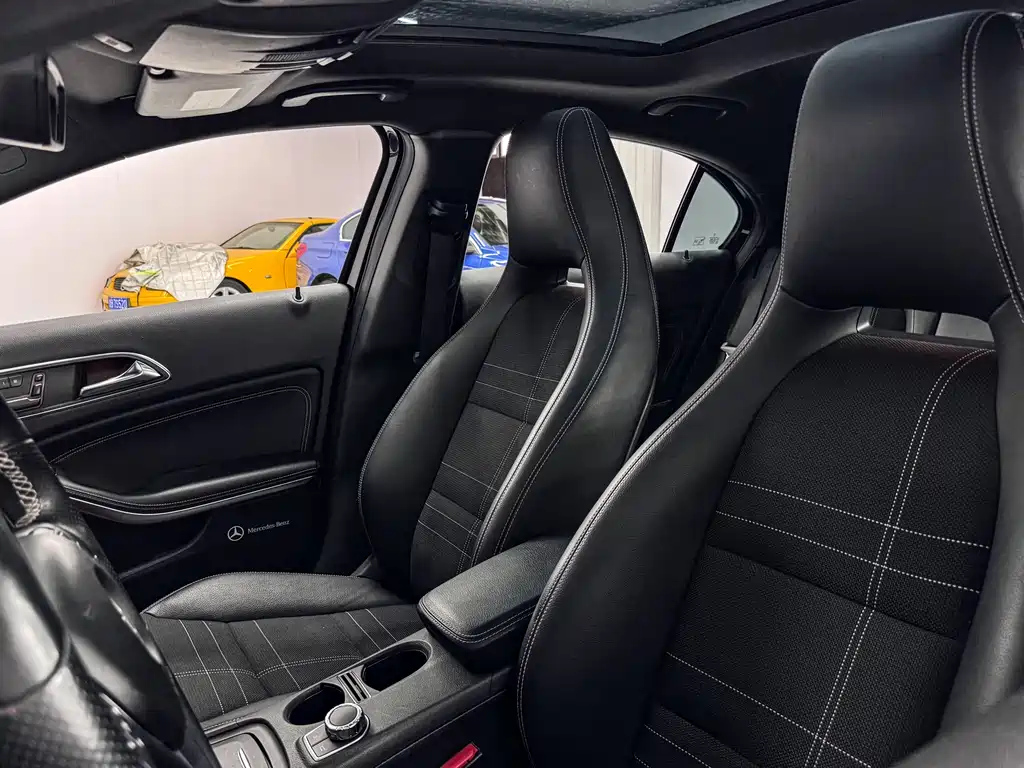 MERCEDES BENZ A-CLASS IMPORT 2015