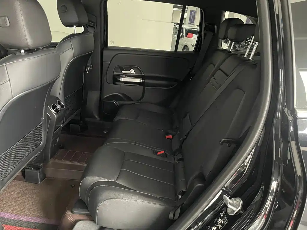 MERCEDES BENZ GLB 2023