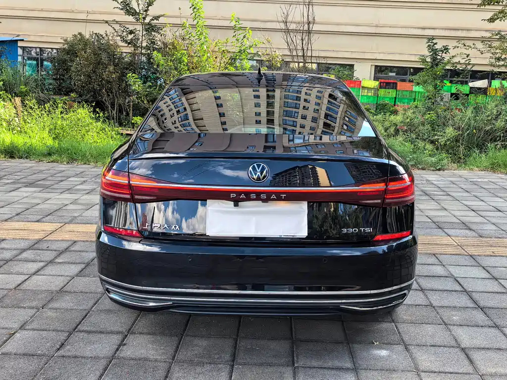VOLKSWAGEN PASSAT 2021