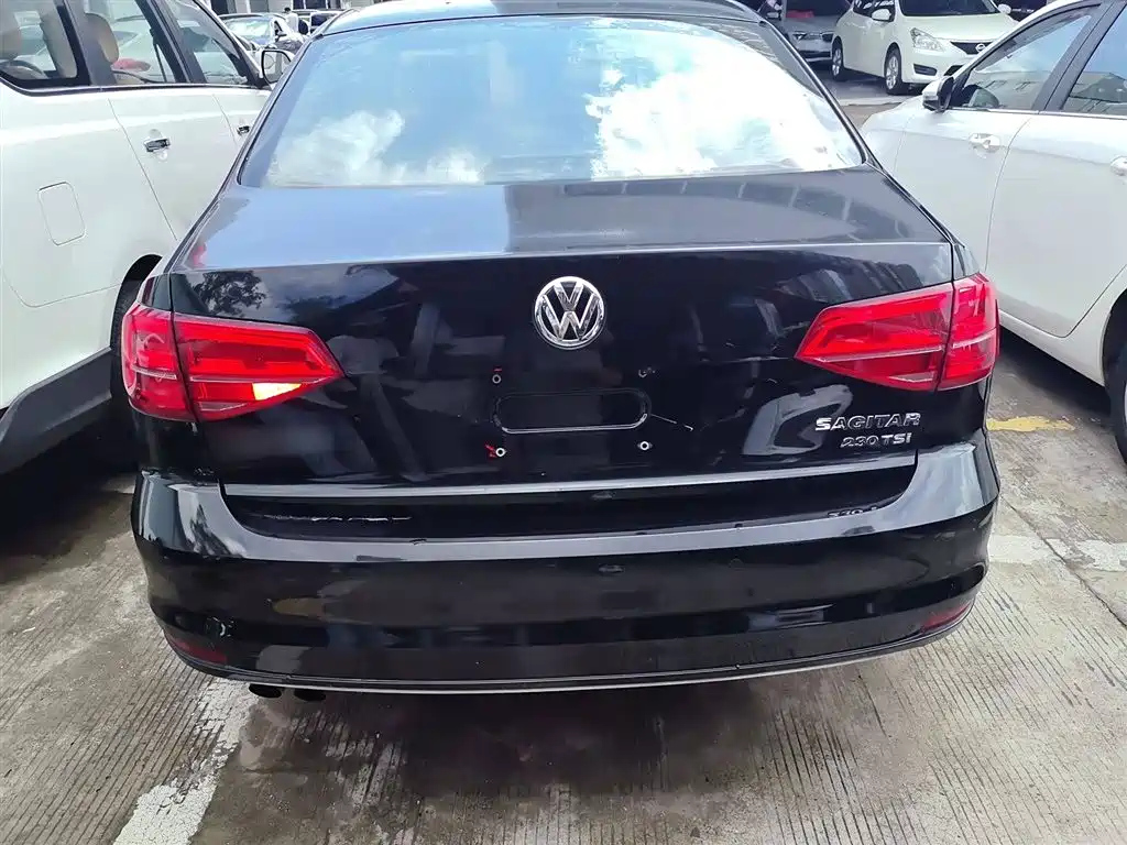 VOLKSWAGEN SAGITAR 2016