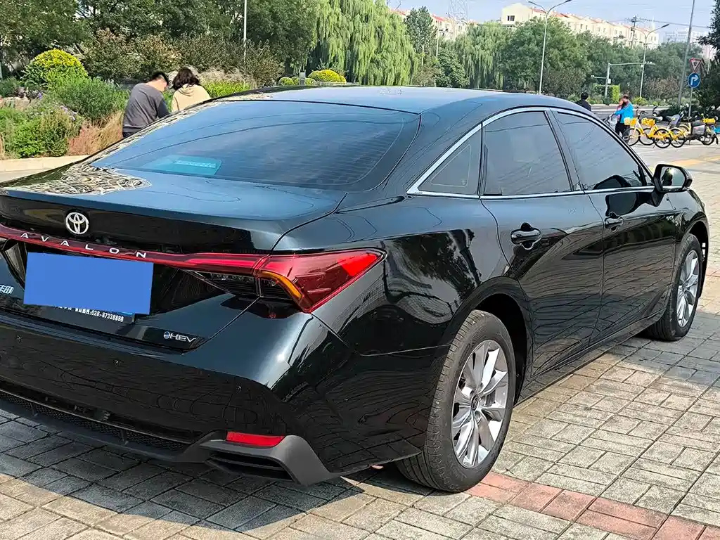 TOYOTA AVALON 2025