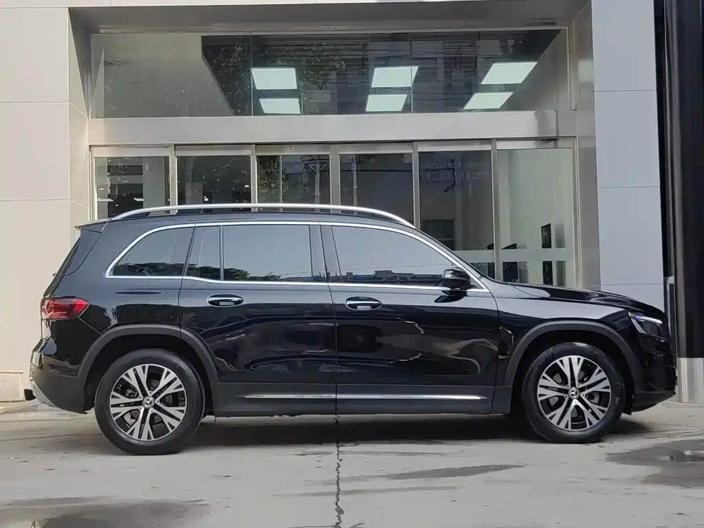 MERCEDES BENZ GLB 2024