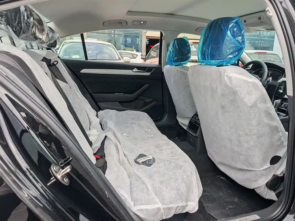 VOLKSWAGEN MAGOTAN 2025