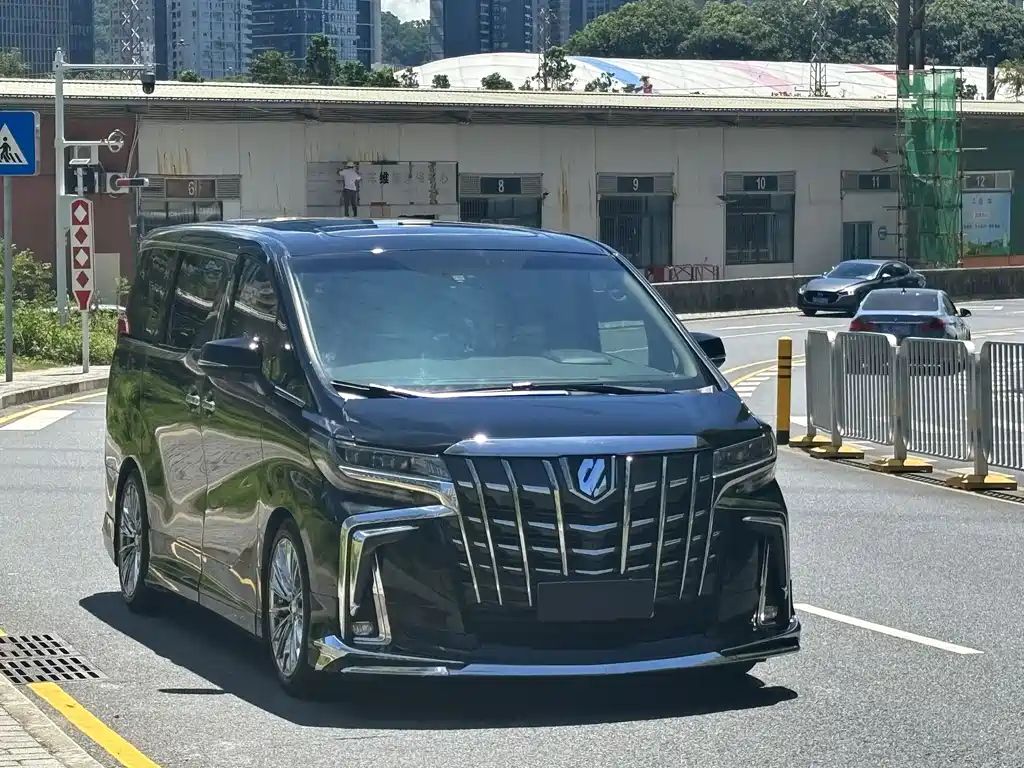 TOYOTA ALPHARD 2018