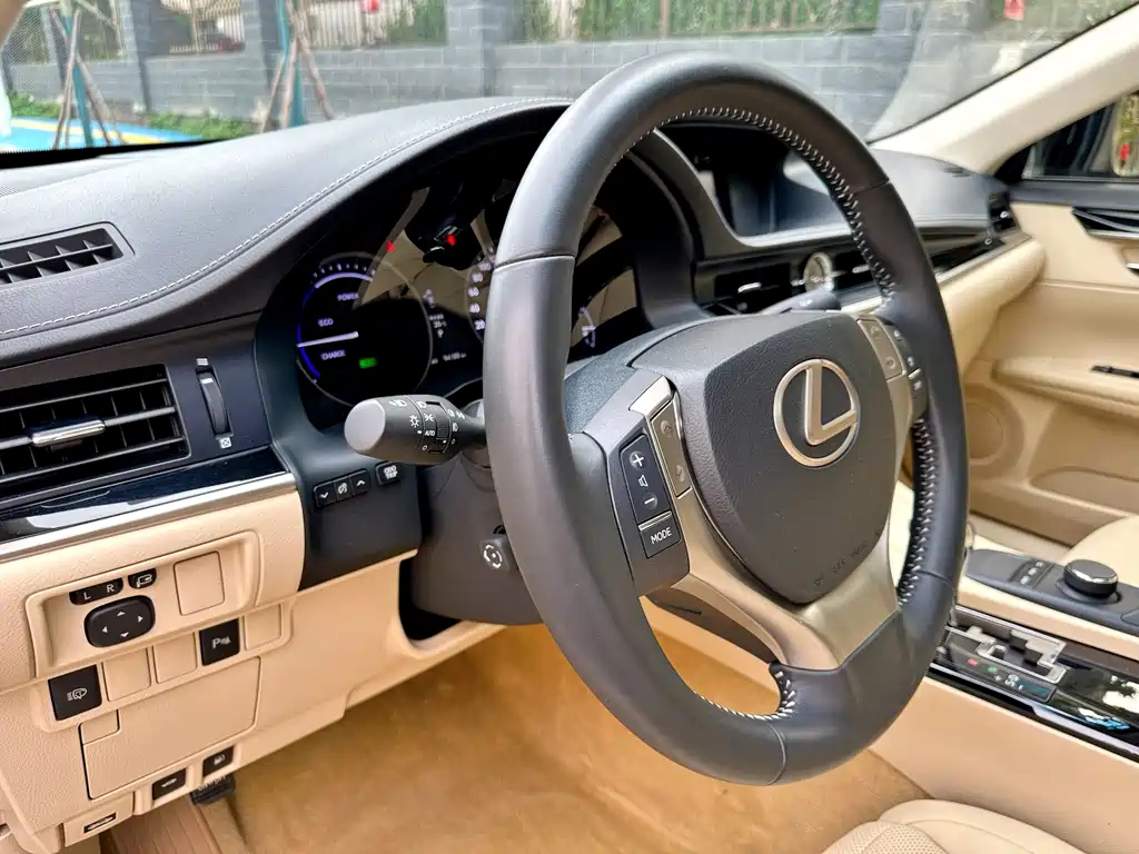 LEXUS ES 2014