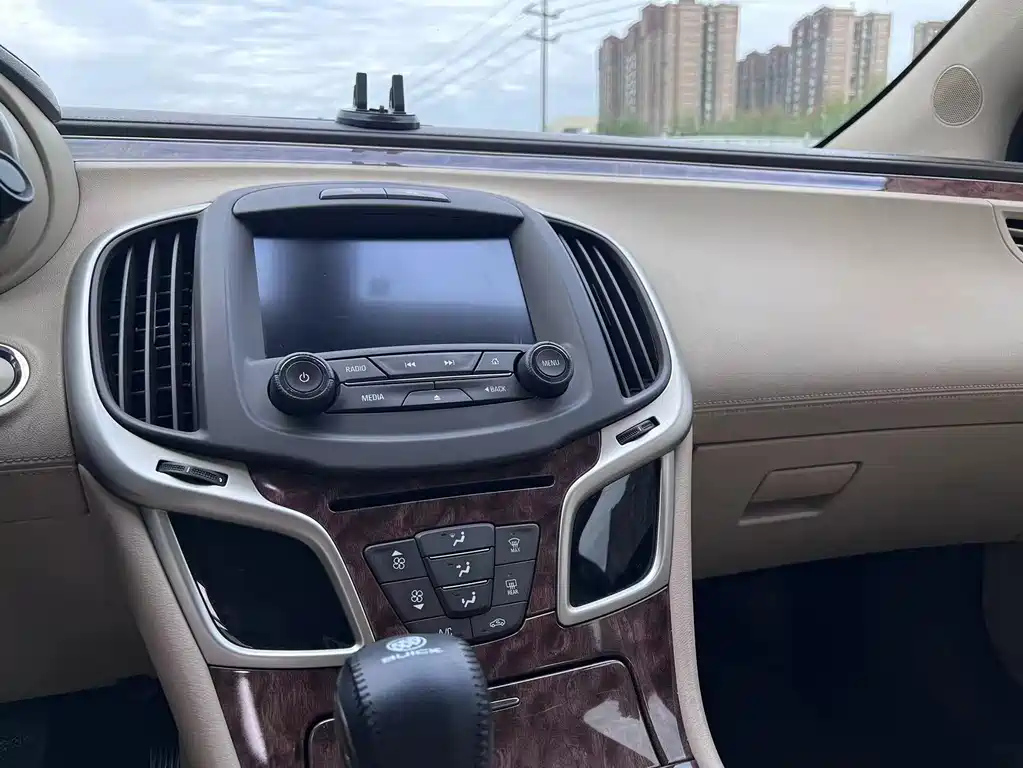 BUICK LACROSSE 2013