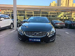 VOLVO V60 2014