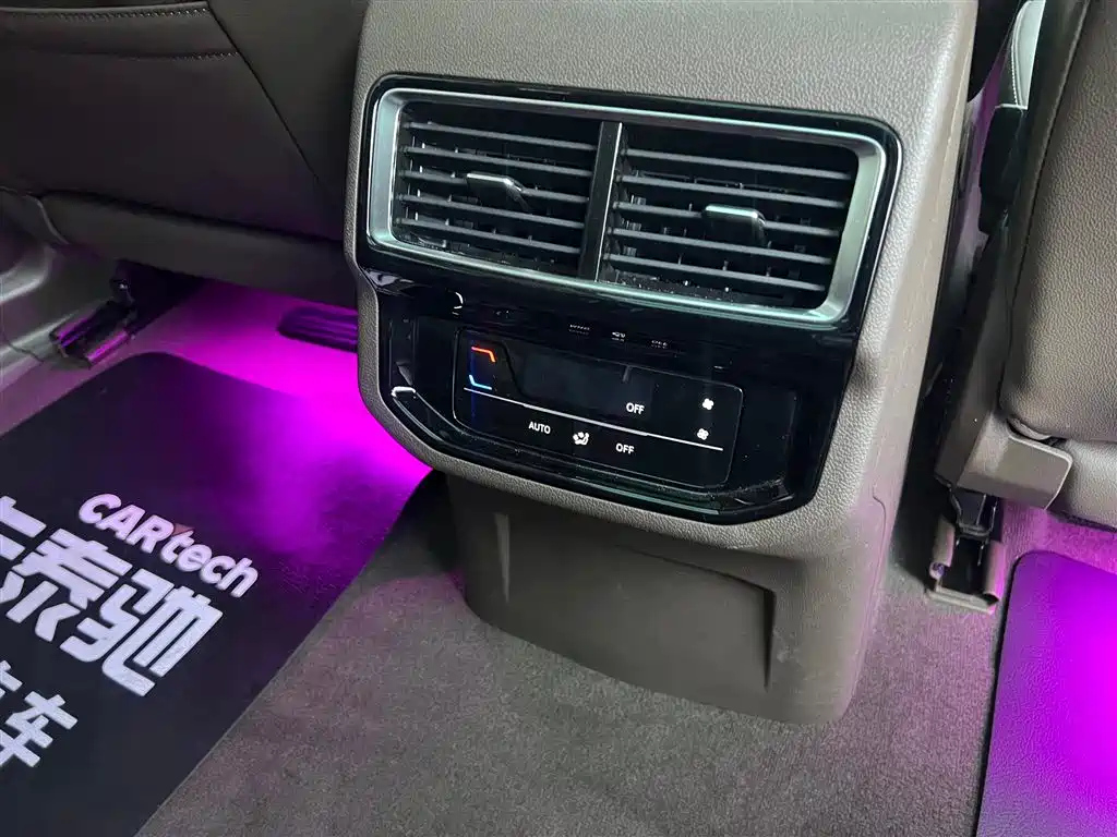 VOLKSWAGEN VILORAN 2022