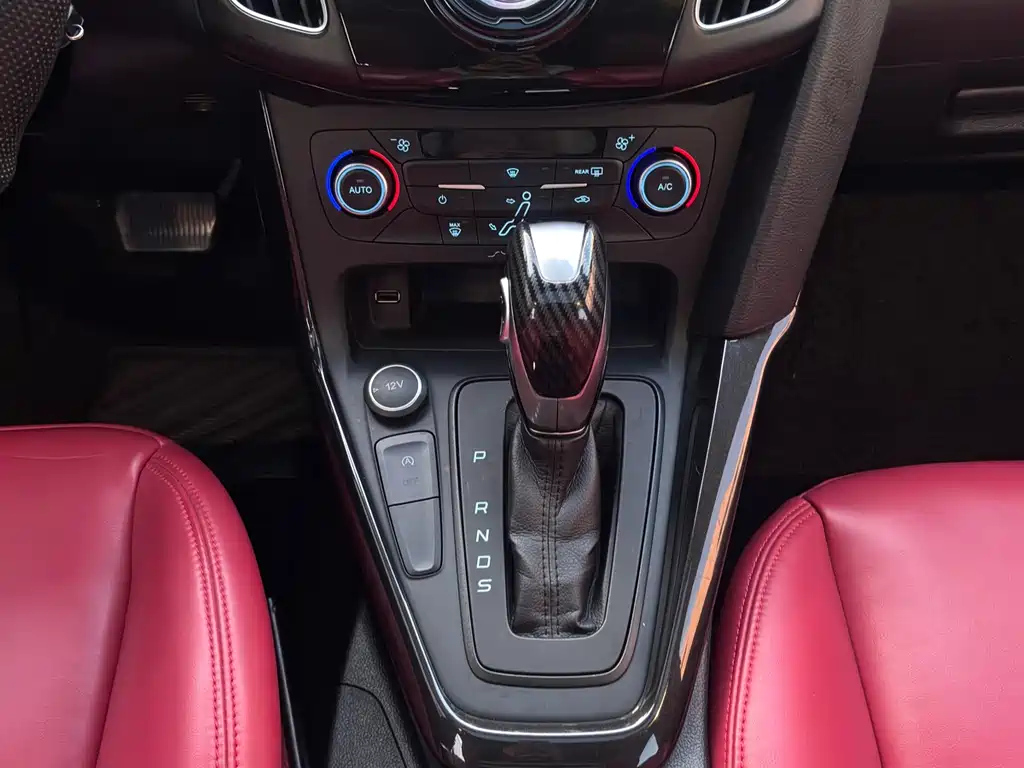 FORD FOCUS 2017