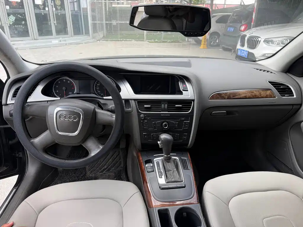 AUDI A4L 2010