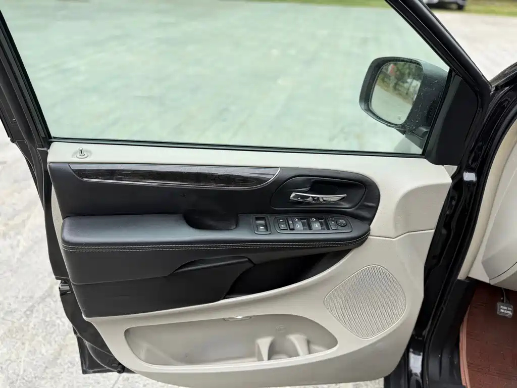 CHRYSLER BIG 捷龙 IMPORT 2015