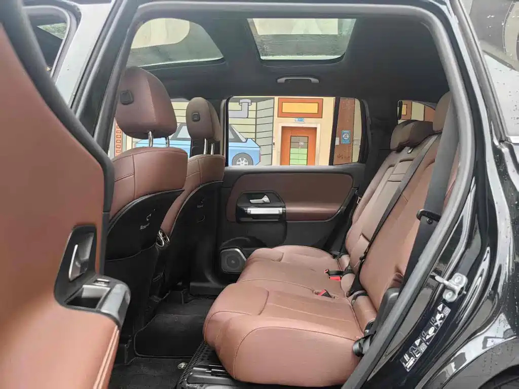 MERCEDES BENZ GLB 2023