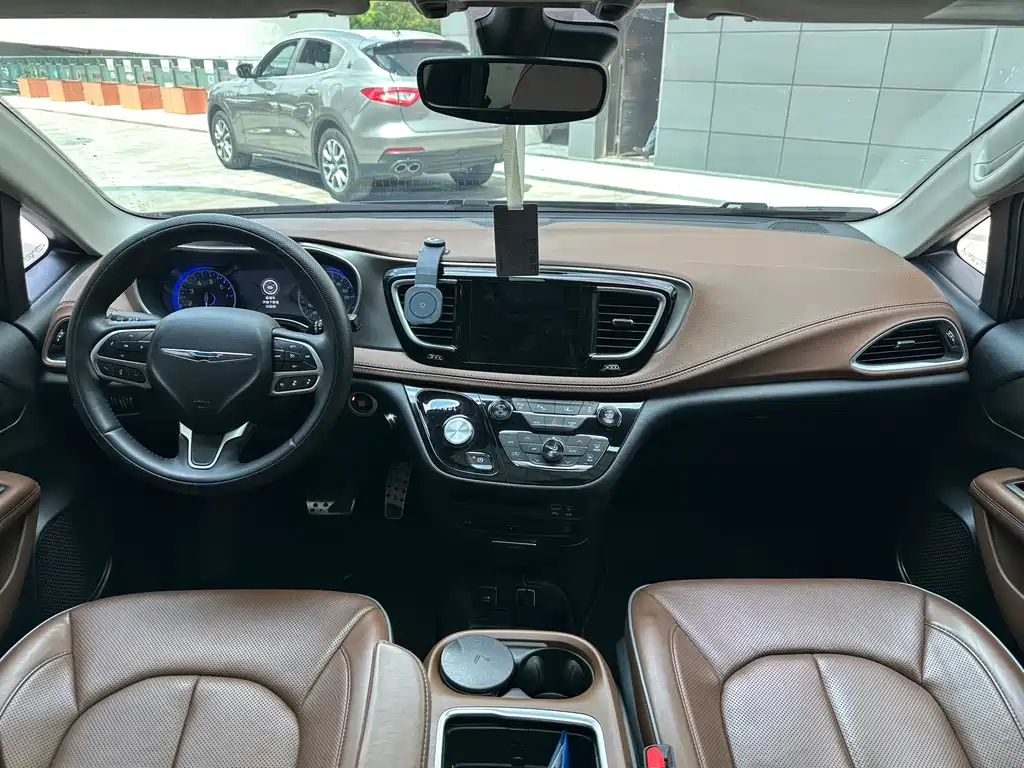 CHRYSLER BIG 捷龙 IMPORT 2017